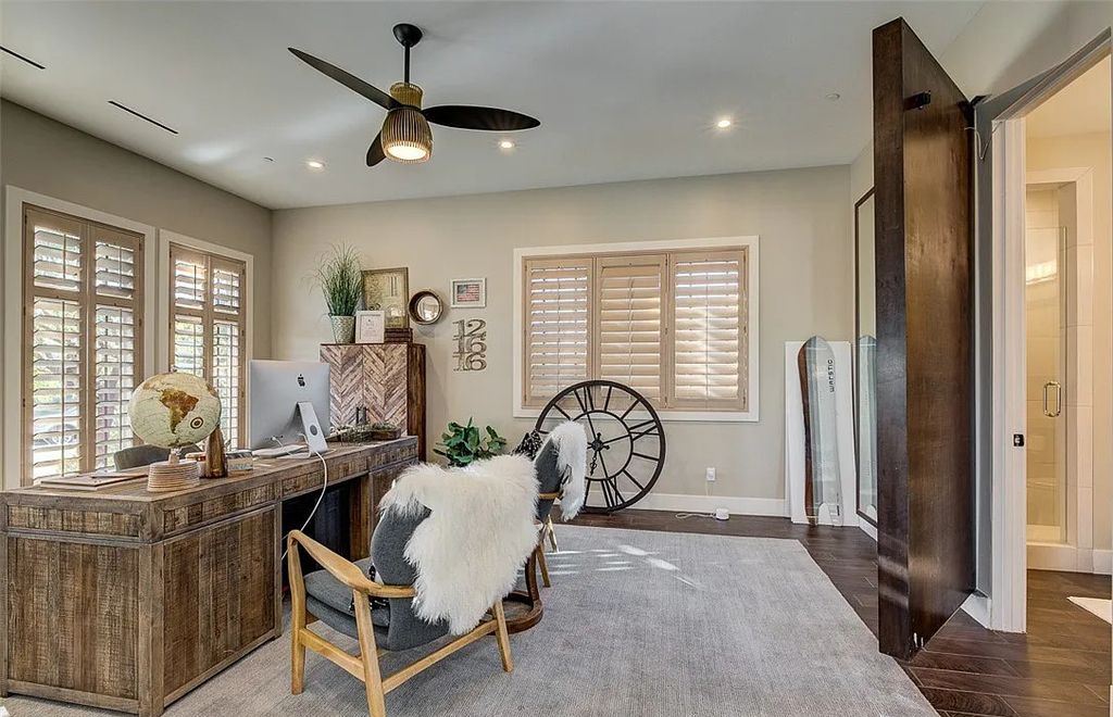 1376 Opal Valley Street, Henderson, Nevada is a retreat of all retreats located in Seven Hills on Rio Secco's 17th fairway featuring an amazing great room with true indoor/outdoor living, massive kitchen.