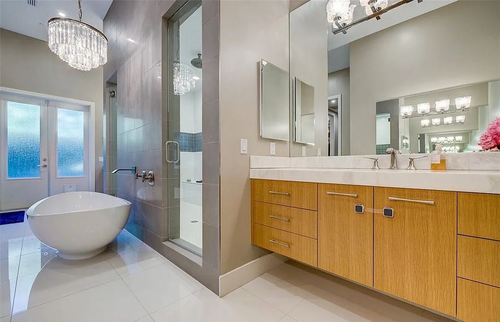 1376 Opal Valley Street, Henderson, Nevada is a retreat of all retreats located in Seven Hills on Rio Secco's 17th fairway featuring an amazing great room with true indoor/outdoor living, massive kitchen.