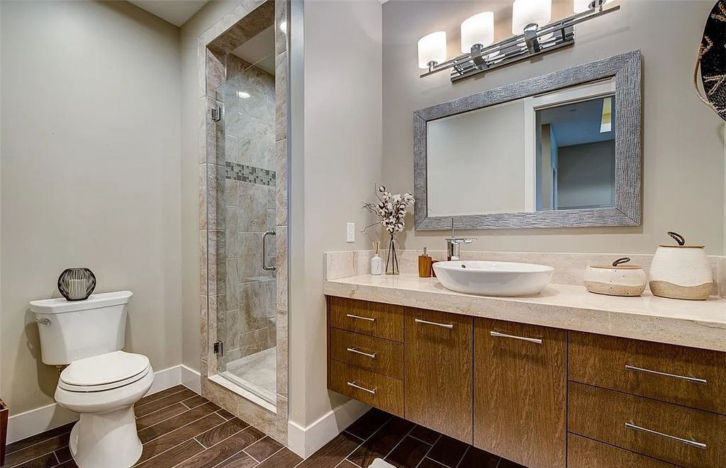 1376 Opal Valley Street, Henderson, Nevada is a retreat of all retreats located in Seven Hills on Rio Secco's 17th fairway featuring an amazing great room with true indoor/outdoor living, massive kitchen.