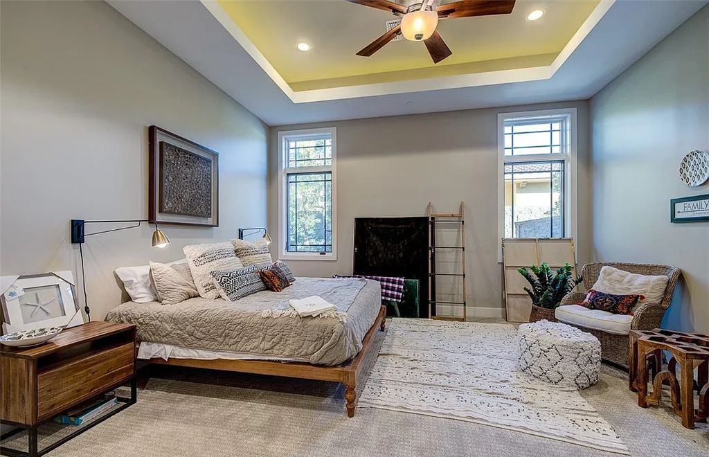 1376 Opal Valley Street, Henderson, Nevada is a retreat of all retreats located in Seven Hills on Rio Secco's 17th fairway featuring an amazing great room with true indoor/outdoor living, massive kitchen.
