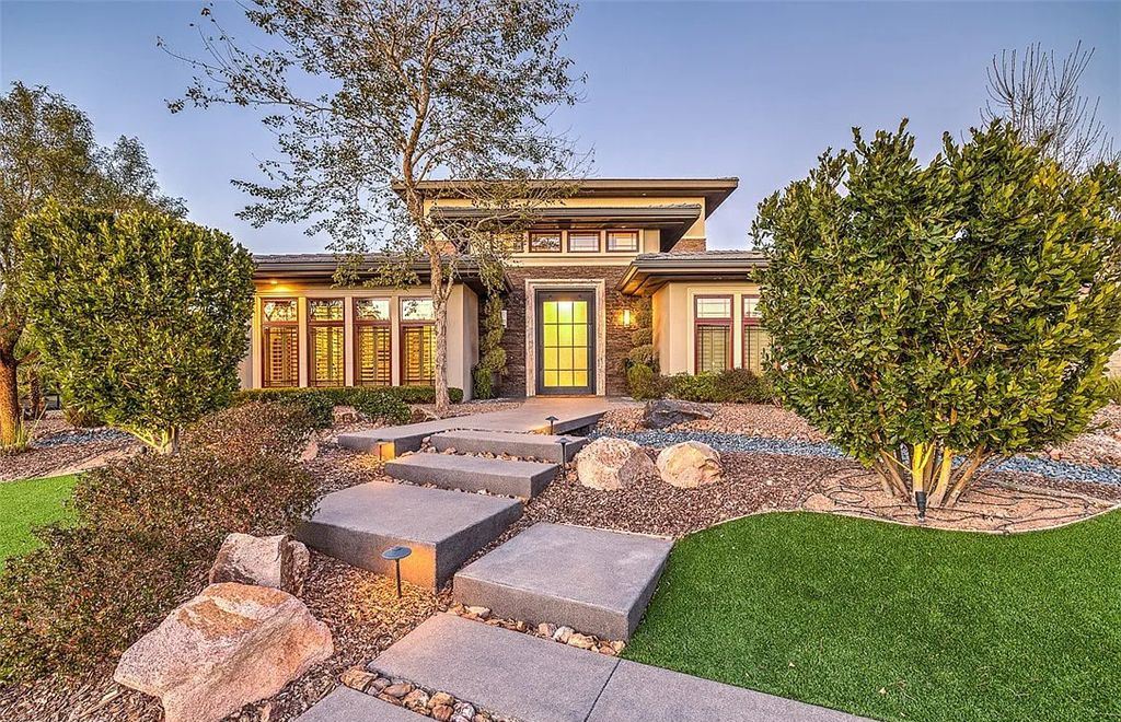 1376 Opal Valley Street, Henderson, Nevada is a retreat of all retreats located in Seven Hills on Rio Secco's 17th fairway featuring an amazing great room with true indoor/outdoor living, massive kitchen.