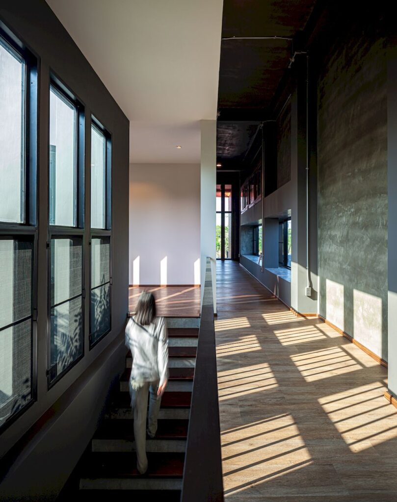 Tube House an Impressive T.U.B.E. House by Volume Matrix Studio 17