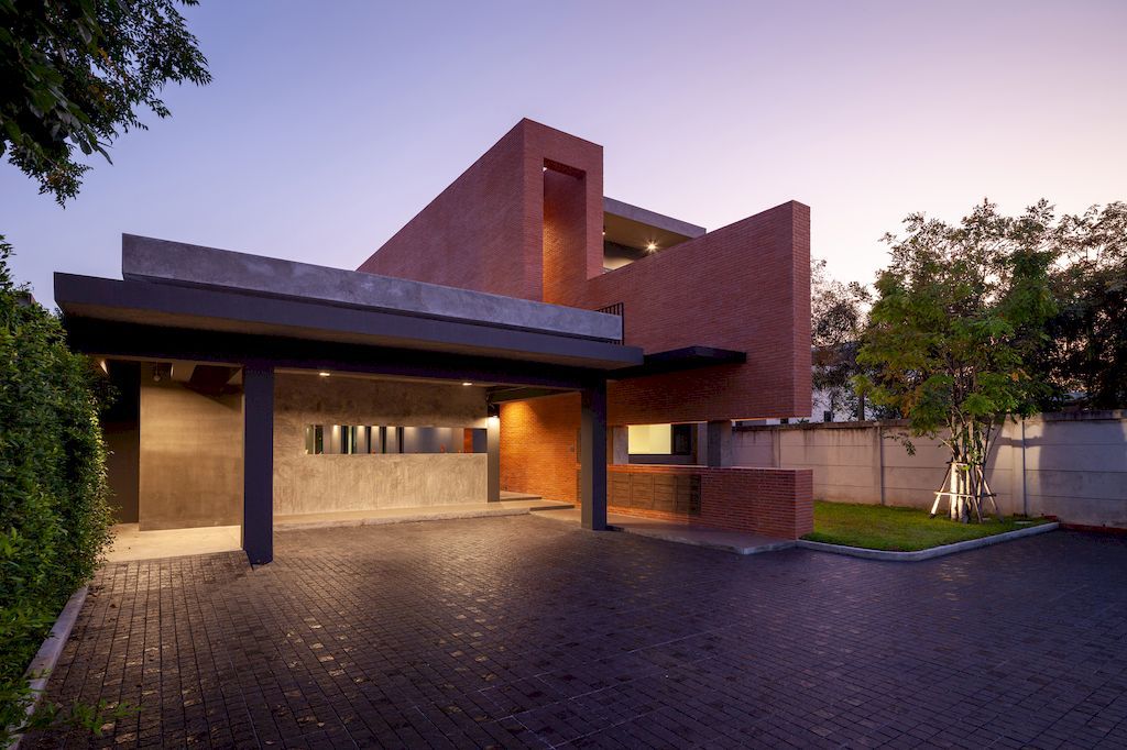 Tube House, an Impressive T.U.B.E. House by Volume Matrix Studio