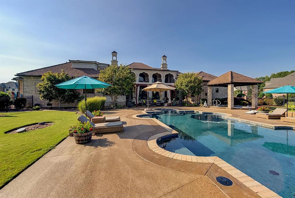 The Estate in Jackson is a luxurious home possessing a private lake that leads to a life of luxury now available for sale. This home located at 118 Northhaven Dr, Jackson, Tennessee; offering 04 bedrooms and 08 bathrooms with 9,147 square feet of living spaces.