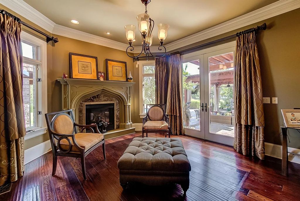 The Estate in Jackson is a luxurious home possessing a private lake that leads to a life of luxury now available for sale. This home located at 118 Northhaven Dr, Jackson, Tennessee; offering 04 bedrooms and 08 bathrooms with 9,147 square feet of living spaces.