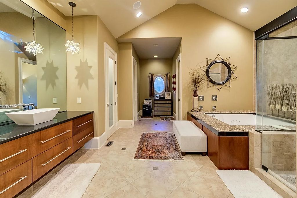The Estate in Jackson is a luxurious home possessing a private lake that leads to a life of luxury now available for sale. This home located at 118 Northhaven Dr, Jackson, Tennessee; offering 04 bedrooms and 08 bathrooms with 9,147 square feet of living spaces.