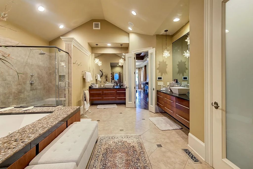 The Estate in Jackson is a luxurious home possessing a private lake that leads to a life of luxury now available for sale. This home located at 118 Northhaven Dr, Jackson, Tennessee; offering 04 bedrooms and 08 bathrooms with 9,147 square feet of living spaces.