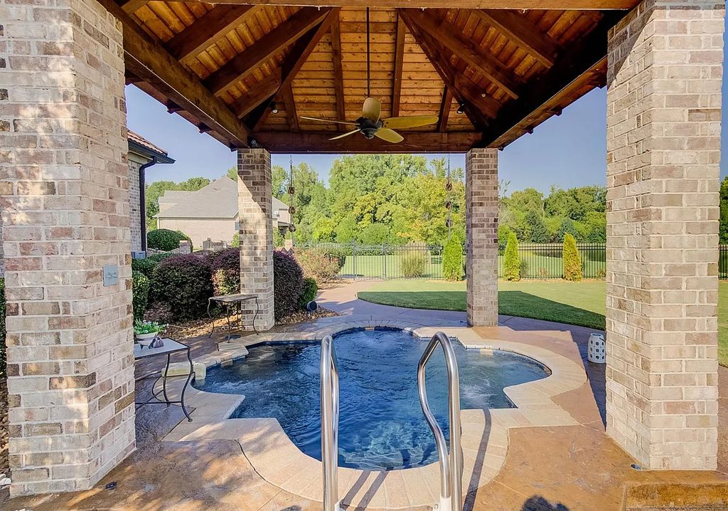 The Estate in Jackson is a luxurious home possessing a private lake that leads to a life of luxury now available for sale. This home located at 118 Northhaven Dr, Jackson, Tennessee; offering 04 bedrooms and 08 bathrooms with 9,147 square feet of living spaces.