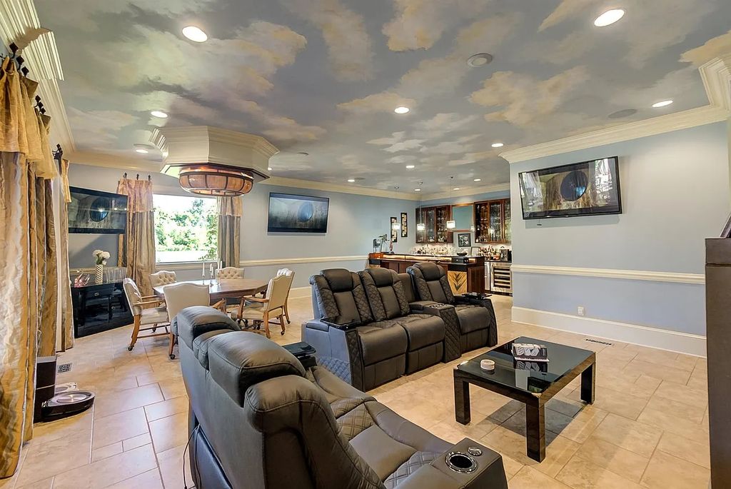 The Estate in Jackson is a luxurious home possessing a private lake that leads to a life of luxury now available for sale. This home located at 118 Northhaven Dr, Jackson, Tennessee; offering 04 bedrooms and 08 bathrooms with 9,147 square feet of living spaces.