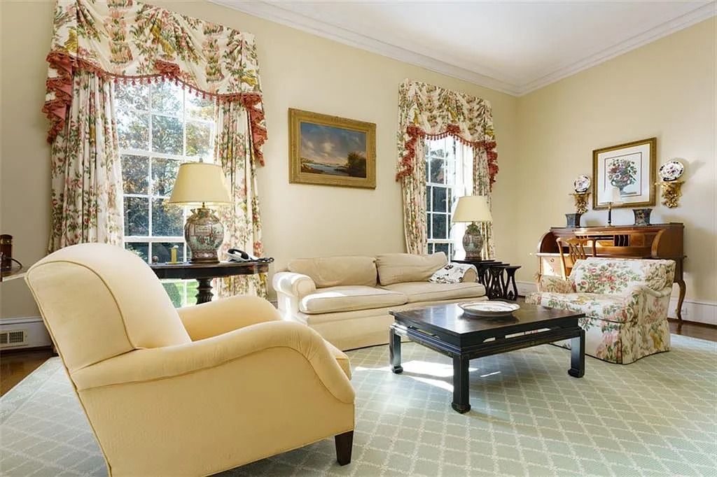 The Estate in Atlanta is a luxurious home designed for entertaining while providing developing options of the land investment in the future now available for sale. This home located at 825 Davis Dr, Atlanta, Georgia; offering 07 bedrooms and 11 bathrooms with 14,847 square feet of living spaces.