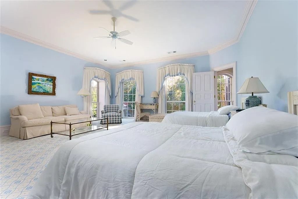 The Estate in Atlanta is a luxurious home designed for entertaining while providing developing options of the land investment in the future now available for sale. This home located at 825 Davis Dr, Atlanta, Georgia; offering 07 bedrooms and 11 bathrooms with 14,847 square feet of living spaces.