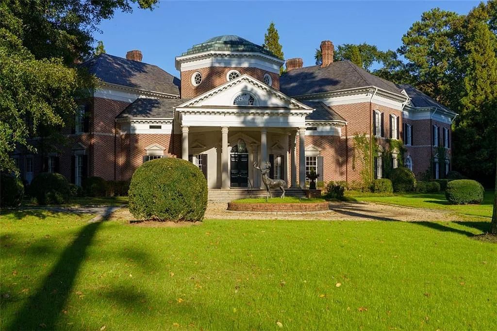 The Estate in Atlanta is a luxurious home designed for entertaining while providing developing options of the land investment in the future now available for sale. This home located at 825 Davis Dr, Atlanta, Georgia; offering 07 bedrooms and 11 bathrooms with 14,847 square feet of living spaces.