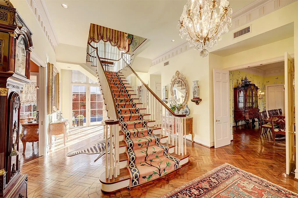 2048 Timber Ln Houston TX 77027 23