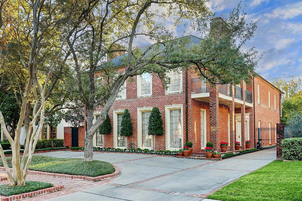 2048 Timber Ln Houston TX 77027 24