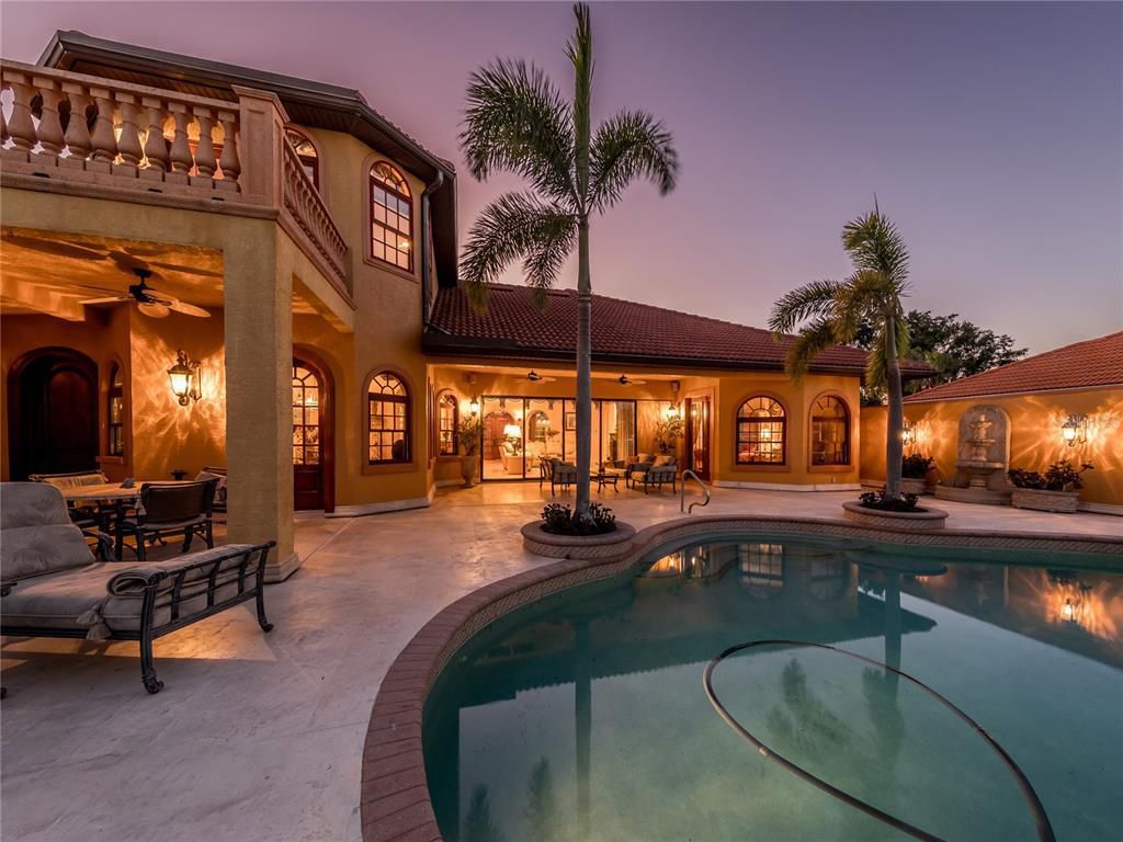 316 W Bay Drive, Venice, Florida is an extraordinary home privately situated on the Intracoastal Waterway with unobstructed views of Robert's Bay, a short walk to the quaint shops, dining, beaches, cultural venues, and recreational activities of downtown Venice. This Home in Venice offers 3 bedrooms and 3 bathrooms with over 3,500 square feet of living spaces.