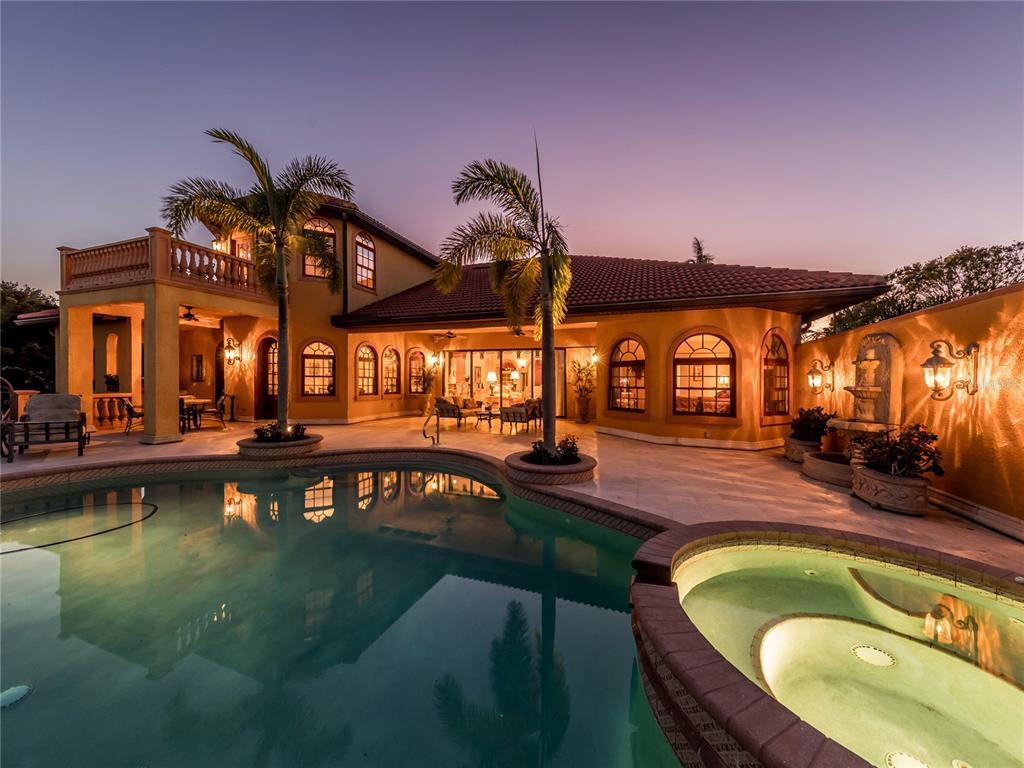 316 W Bay Drive, Venice, Florida is an extraordinary home privately situated on the Intracoastal Waterway with unobstructed views of Robert's Bay, a short walk to the quaint shops, dining, beaches, cultural venues, and recreational activities of downtown Venice. This Home in Venice offers 3 bedrooms and 3 bathrooms with over 3,500 square feet of living spaces.
