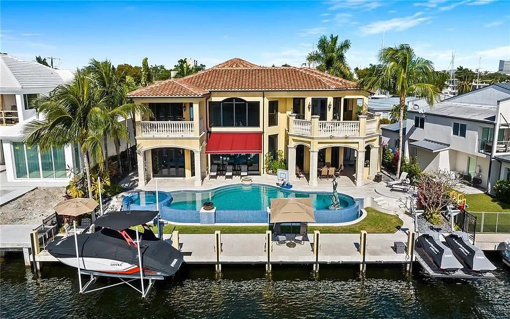 1918 Sunrise Key Boulevard, Fort Lauderdale, Florida is a custom residence built by Rodney Sarkella on secure gated community of Sunrise Key perfect for grand South Florida entertaining.