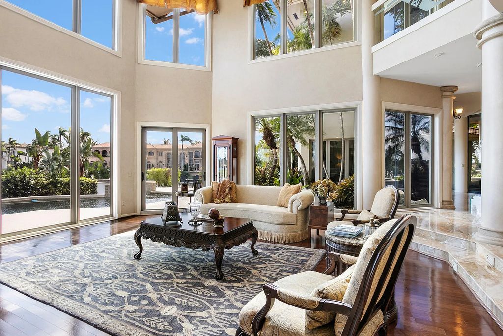 217 Commodore Drive, Jupiter, Florida is a stunning property sit on one of the largest water frontage lots on Commodore Island surrounded by new custom estates, a resort style pool with stunning orange sunsets and intracoastal activity.