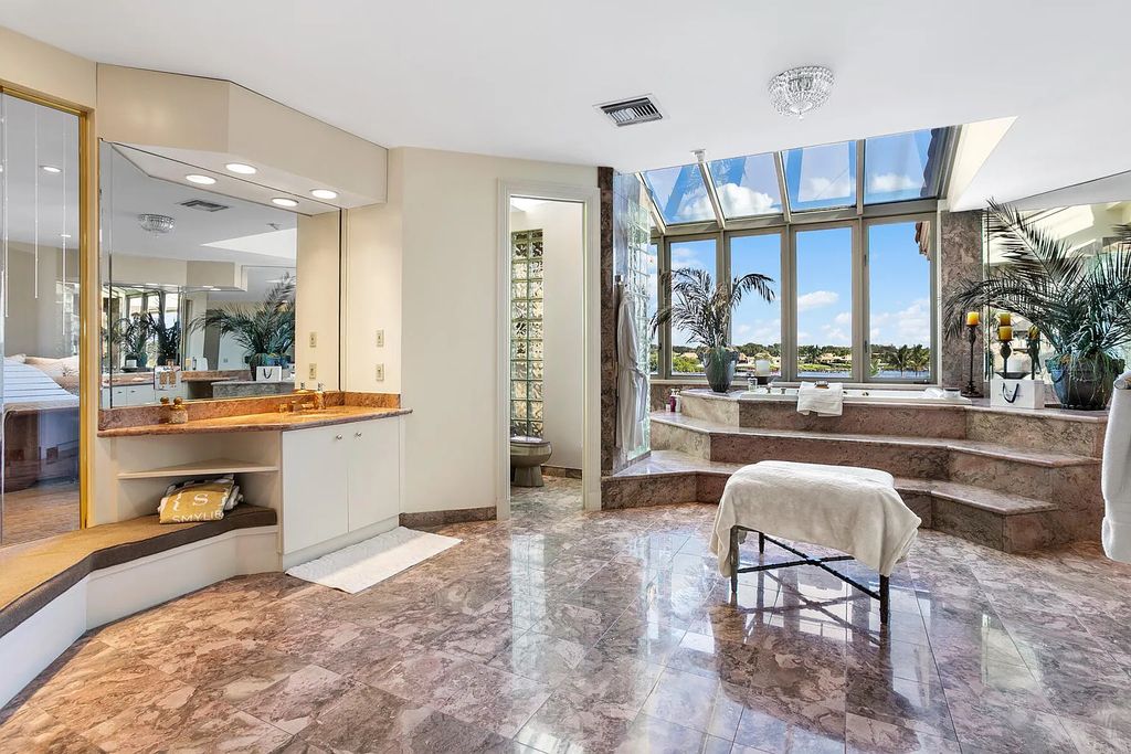 217 Commodore Drive, Jupiter, Florida is a stunning property sit on one of the largest water frontage lots on Commodore Island surrounded by new custom estates, a resort style pool with stunning orange sunsets and intracoastal activity.