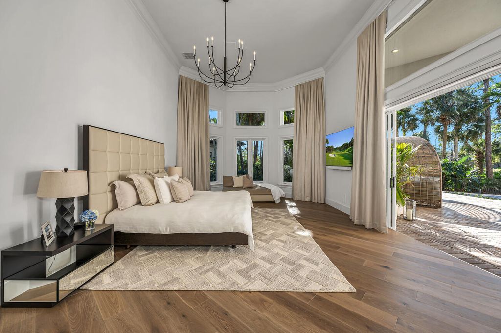 2712 Buckthorn Way, Naples, Florida is an exquisitely remodeled Estate residence perfect to to entertain in, with home theater, game room, bar, wine cellar, and plenty of spaces. 