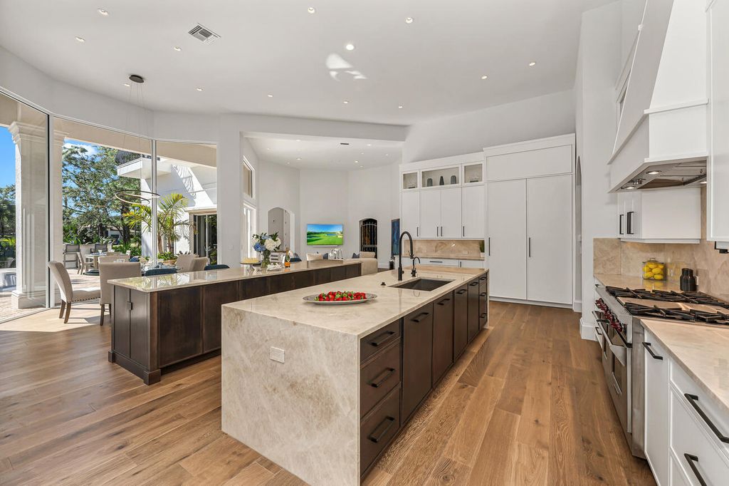 2712 Buckthorn Way, Naples, Florida is an exquisitely remodeled Estate residence perfect to to entertain in, with home theater, game room, bar, wine cellar, and plenty of spaces. 