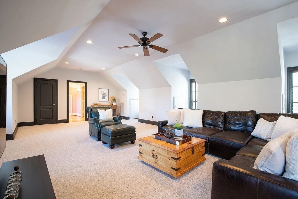 The Estate in Nashville is a luxurious home providing plenty of room for storage or expansion now available for sale. This home located at 1108 Overton Lea Rd, Nashville, TN 37220, Tennessee; offering 04 bedrooms and 08 bathrooms with 7,209 square feet of living spaces. 