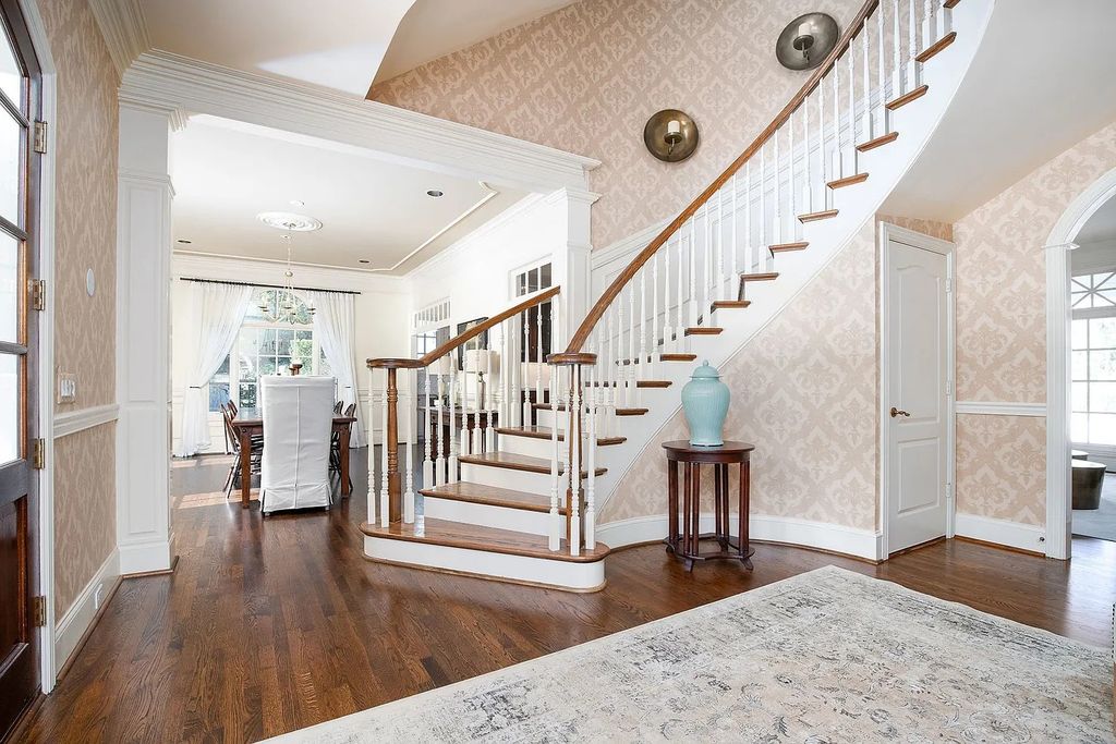 The Estate in Nashville is a luxurious home providing plenty of room for storage or expansion now available for sale. This home located at 1108 Overton Lea Rd, Nashville, TN 37220, Tennessee; offering 04 bedrooms and 08 bathrooms with 7,209 square feet of living spaces. 