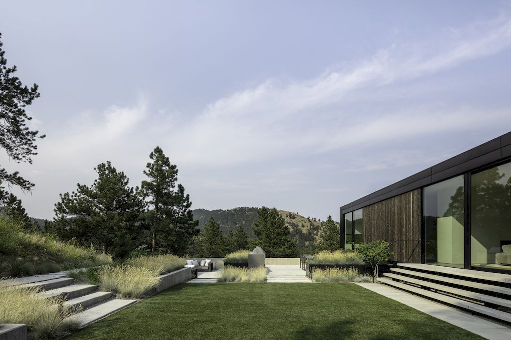 Blur House a Monochromatic Home by Studio B Architecture Interiors 16