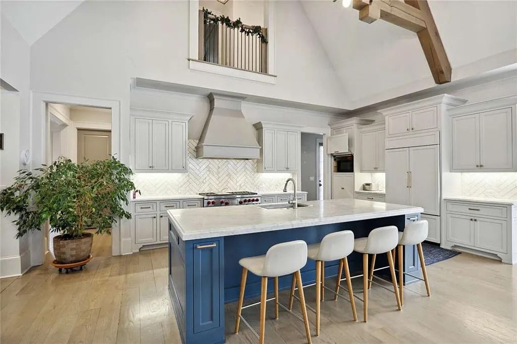 The Estate in Sandy Springs is a luxurious home showcasing magnificent garden area and perfect outdoor living area now available for sale. This home located at 4922 Powers Ferry Rd, Sandy Springs, Georgia; offering 05 bedrooms and 07 bathrooms with 6,515 square feet of living spaces. 