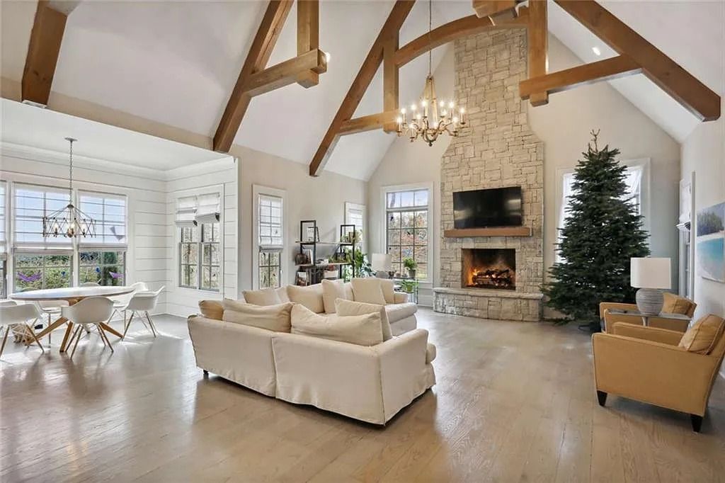 The Estate in Sandy Springs is a luxurious home showcasing magnificent garden area and perfect outdoor living area now available for sale. This home located at 4922 Powers Ferry Rd, Sandy Springs, Georgia; offering 05 bedrooms and 07 bathrooms with 6,515 square feet of living spaces. 