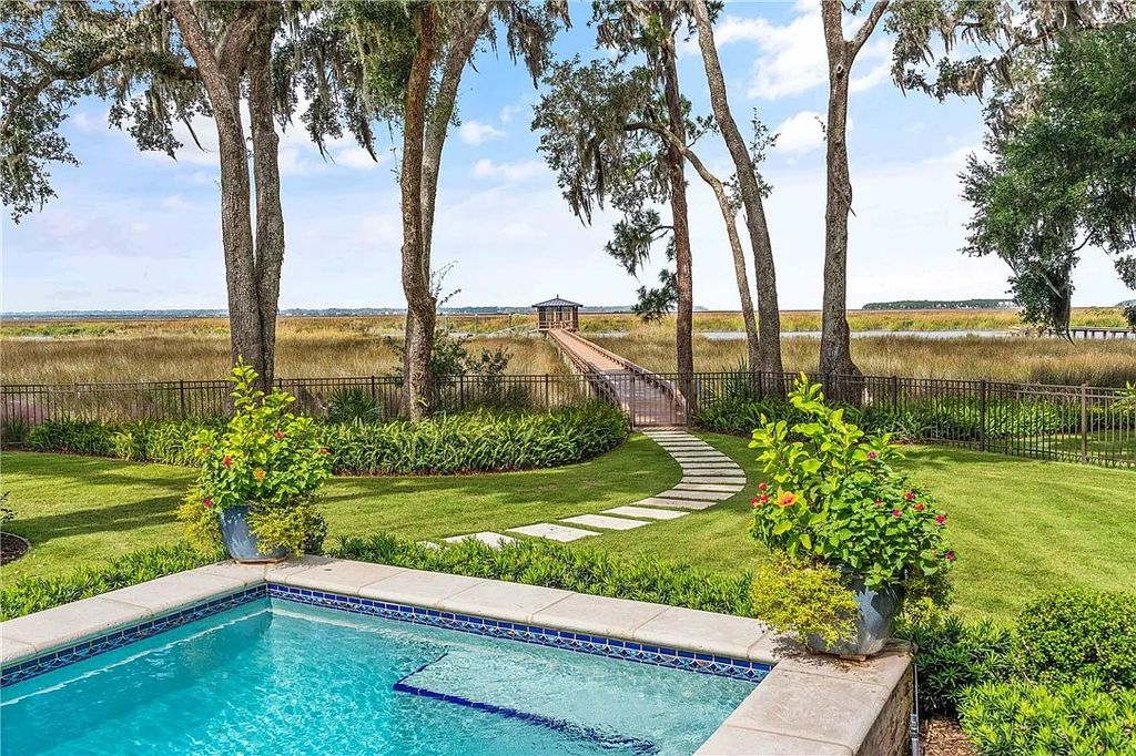 The Estate in Saint Simons Island is a luxurious home perfectly situated with panoramic deep water and marsh views now available for sale. This home located at 420 Pikes Bluff Dr, Saint Simons Island, Georgia; offering 04 bedrooms and 06 bathrooms with 6,052 square feet of living spaces.