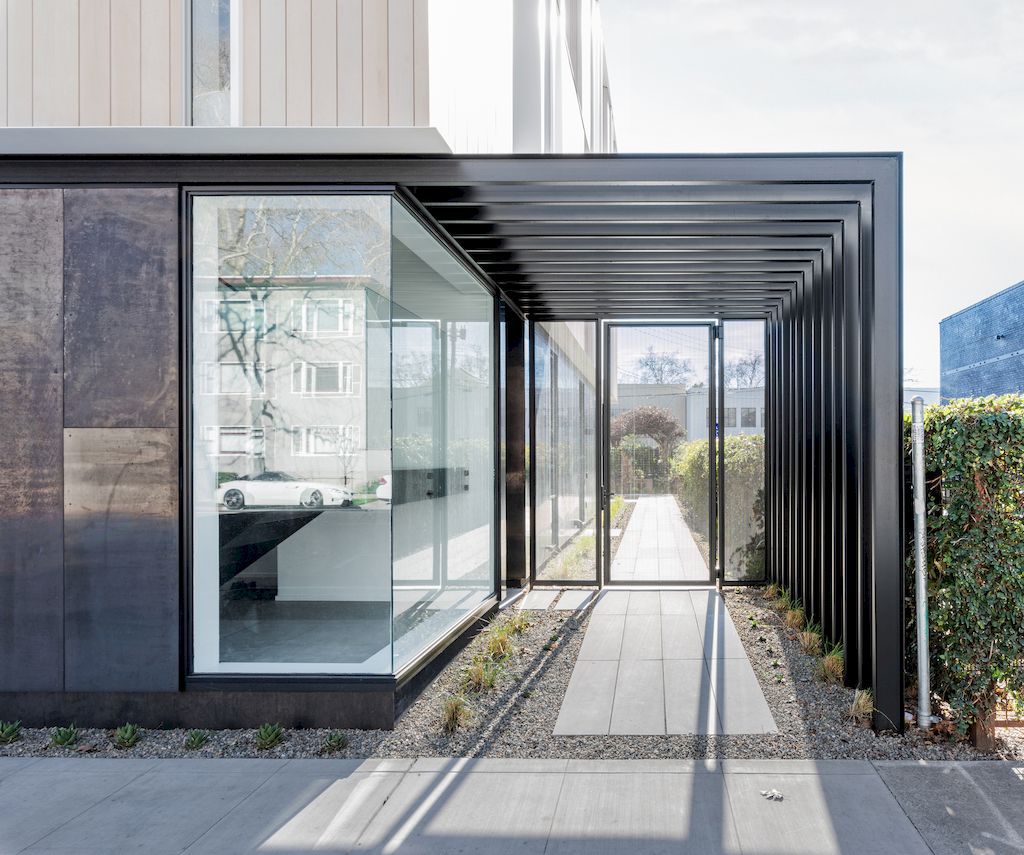 Flex House, prominent home in California by Johnsen Schmaling Architects