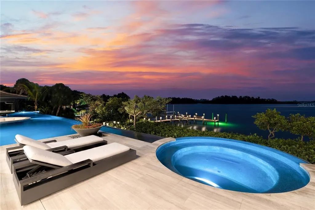 3799 Flamingo Avenue, Sarasota, Florida is an island paradise and strategically located to provide quick access to Sarasota’s shopping, dining, and world-renowned attractions, designed for entertaining and a relaxed island lifestyle. 