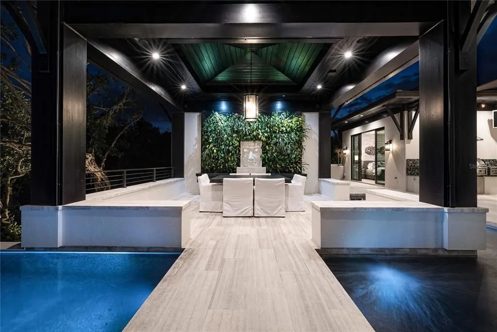 3799 Flamingo Avenue, Sarasota, Florida is an island paradise and strategically located to provide quick access to Sarasota’s shopping, dining, and world-renowned attractions, designed for entertaining and a relaxed island lifestyle. 