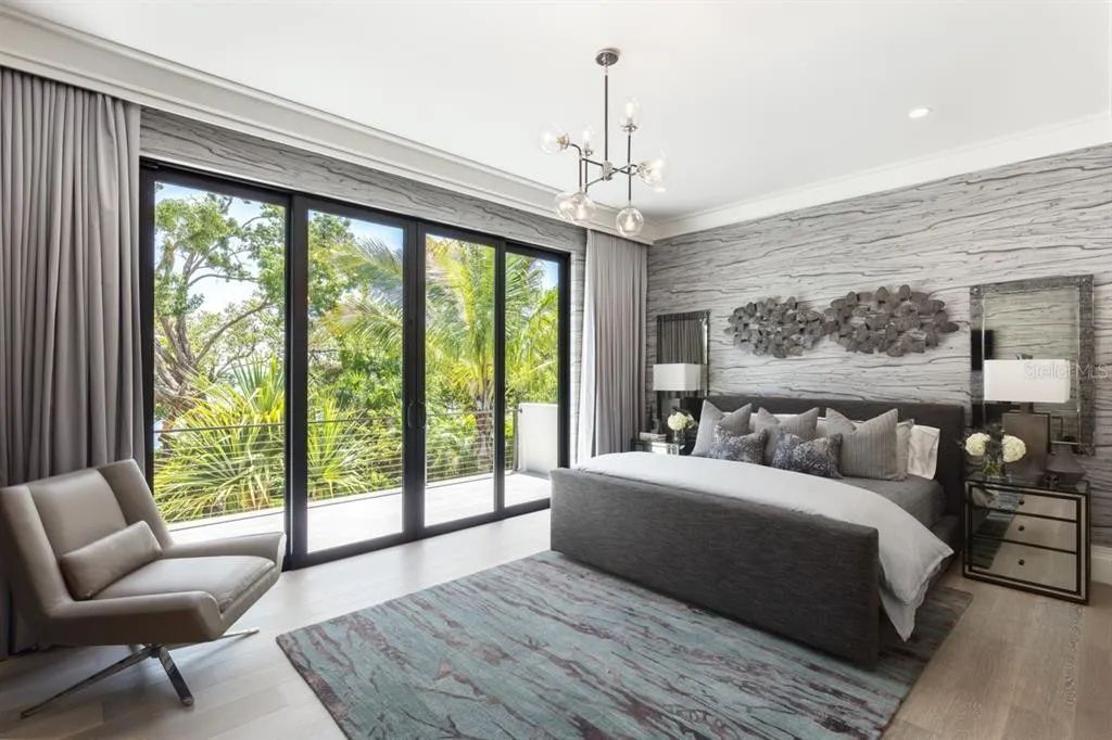 3799 Flamingo Avenue, Sarasota, Florida is an island paradise and strategically located to provide quick access to Sarasota’s shopping, dining, and world-renowned attractions, designed for entertaining and a relaxed island lifestyle. 