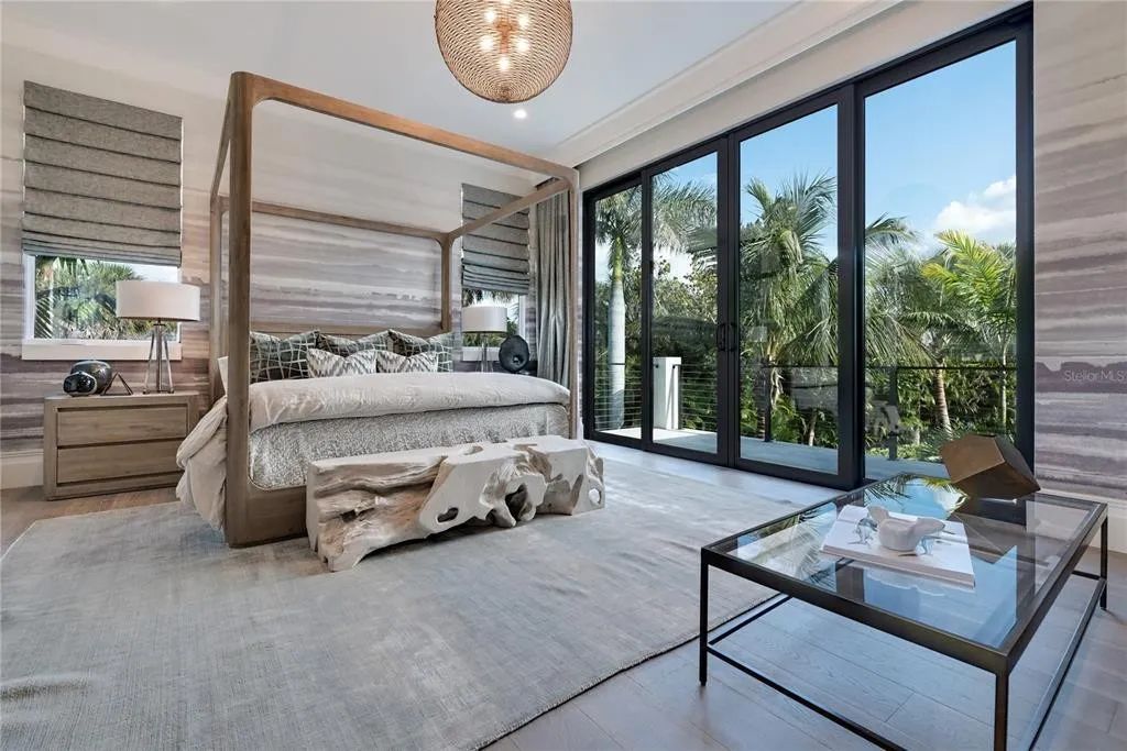 3799 Flamingo Avenue, Sarasota, Florida is an island paradise and strategically located to provide quick access to Sarasota’s shopping, dining, and world-renowned attractions, designed for entertaining and a relaxed island lifestyle. 