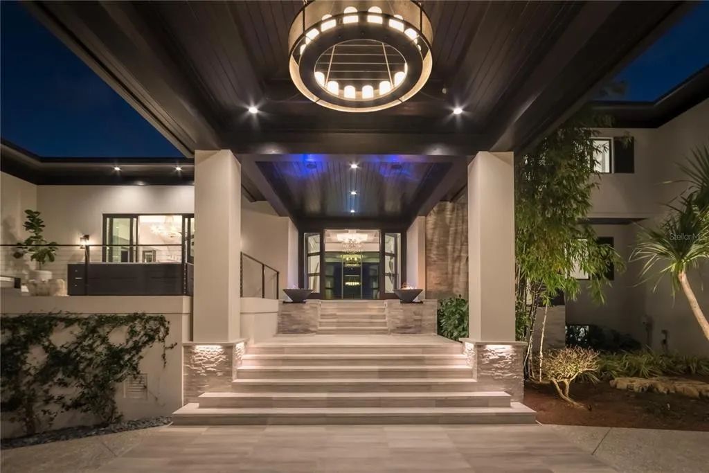 3799 Flamingo Avenue, Sarasota, Florida is an island paradise and strategically located to provide quick access to Sarasota’s shopping, dining, and world-renowned attractions, designed for entertaining and a relaxed island lifestyle. 