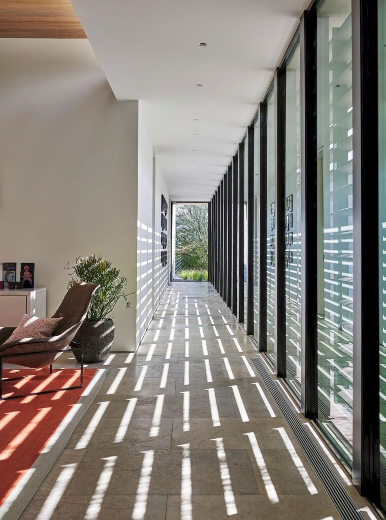 Kawish Court House in California with nature connection by o2 Architecture 11
