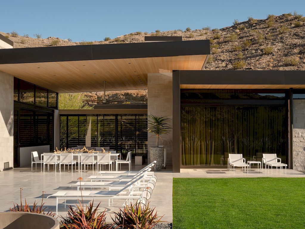Kawish Court House in California with nature connection by o2 Architecture