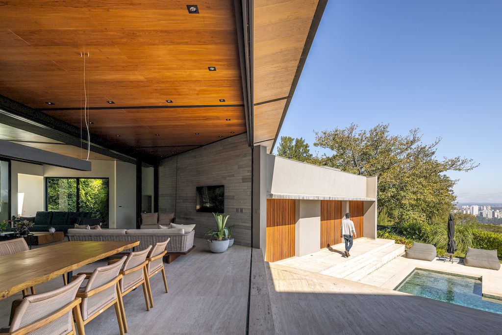 LE House, Stunning Renovation Project in Brazil by Arquitetos Associados