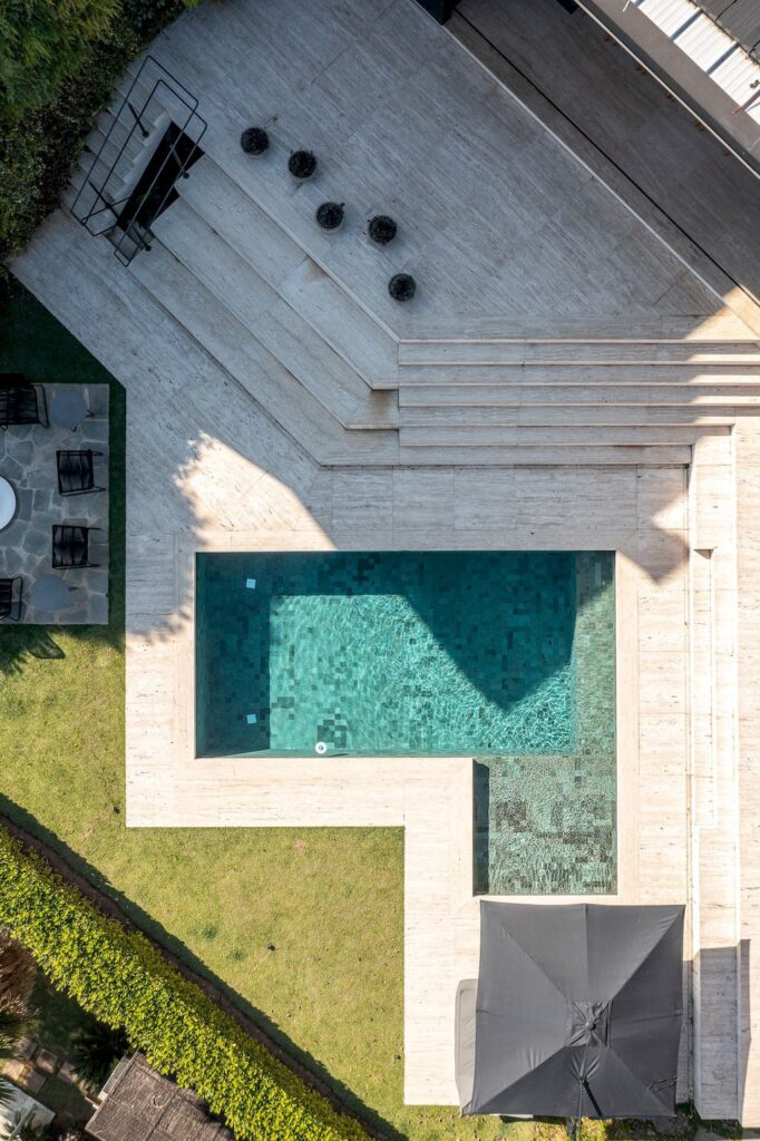LE House Stunning Renovation Project in Brazil by Arquitetos Associados 17