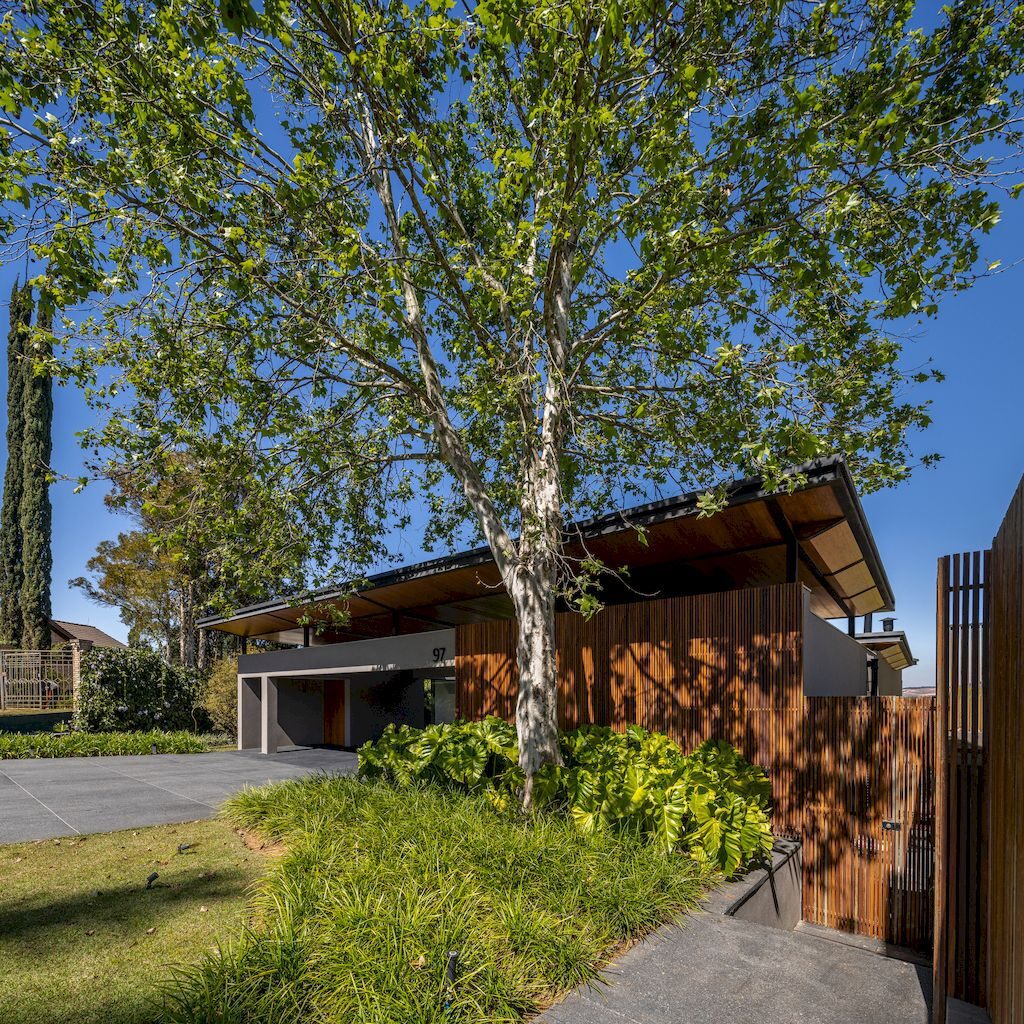 LE House, Stunning Renovation Project in Brazil by Arquitetos Associados