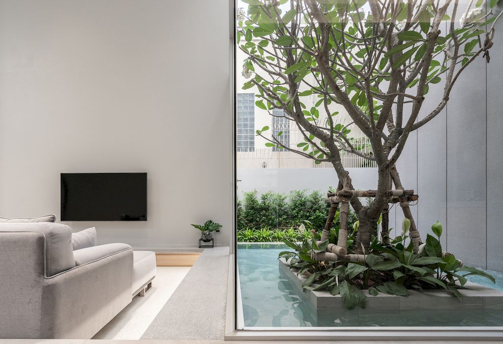 Mit Chit House with Pleasing, Modern Exterior by Looklen Architects