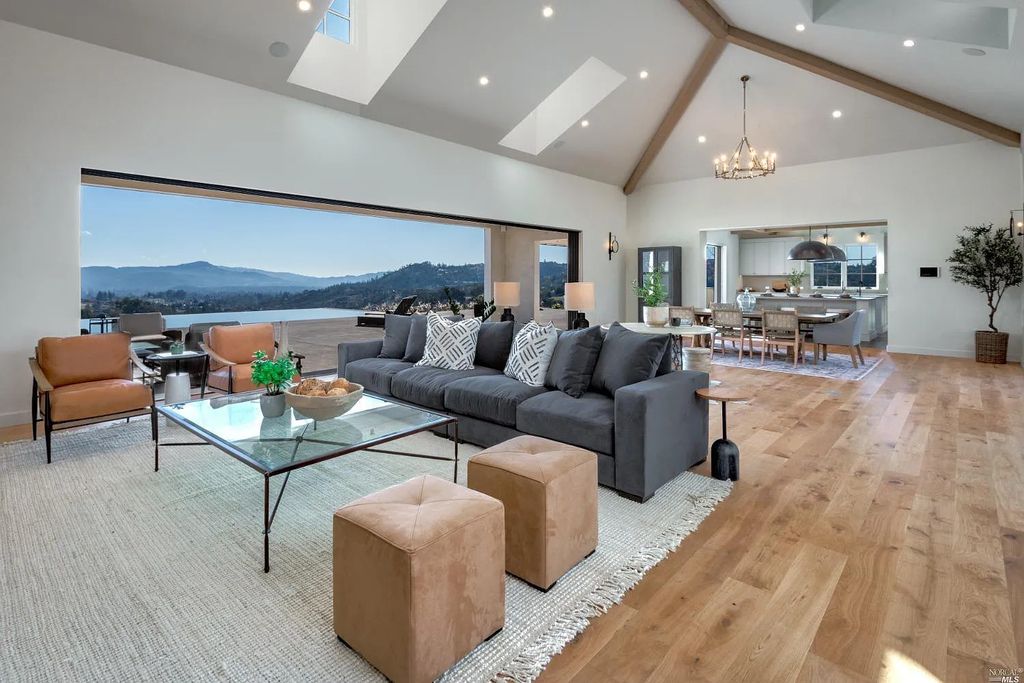 4693 Wallace North Road, Santa Rosa, California is a single level, Modern California style home was built to the highest standards under the collaboration of Alfa Partners, Sonoma Hill Builders & Bevan & Associates, located on nearly 12 acres in Foothill Ranch, equidistant to Healdsburg & Calistoga & just minutes to the Sonoma County Airport.