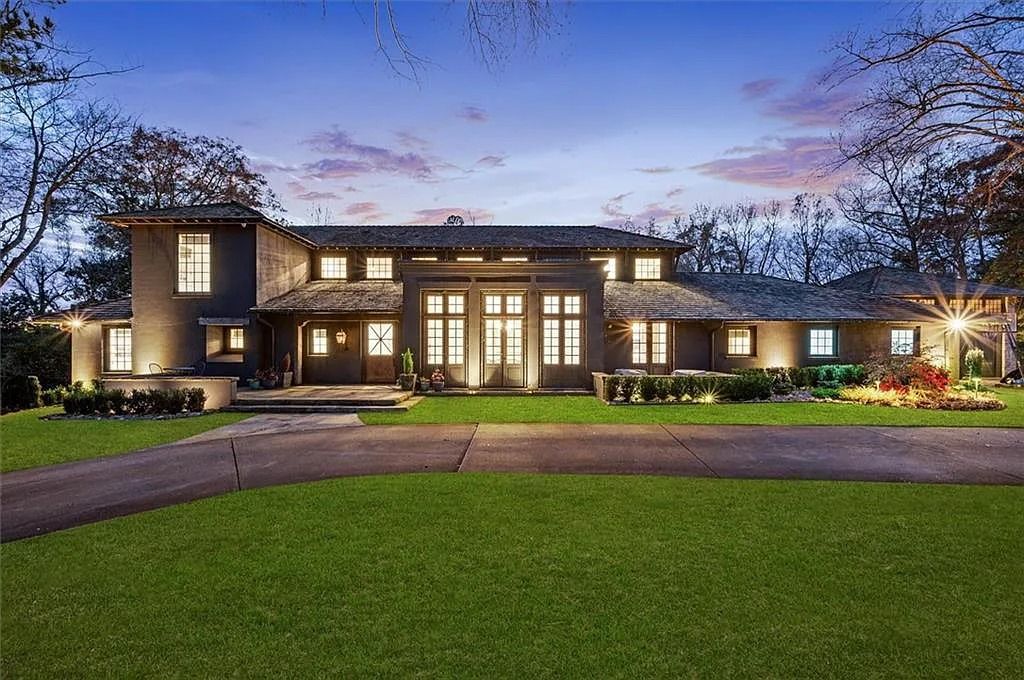 The House in Atlanta offers the lush green resort-style outdoor living with the saltwater heated pool and spa, dramatic lounge-side fireplace, and more now available for sale. This home located at 172 Blackland Dr NW, Atlanta, Georgia