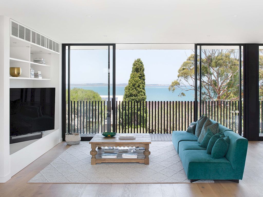 Somers Modular Home, a Beach House in Luxury and Light by Modscape