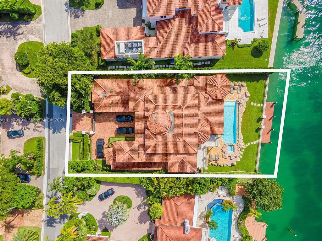 116 Bal Bay Drive, Bal Harbour, Florida is a spectacular waterfront home in the exclusive guard gated Bal Harbour Village, one of the most private and secure communities in Miami, enjoy the world-class shopping and dining, and five-star hotels of Bal Harbour.