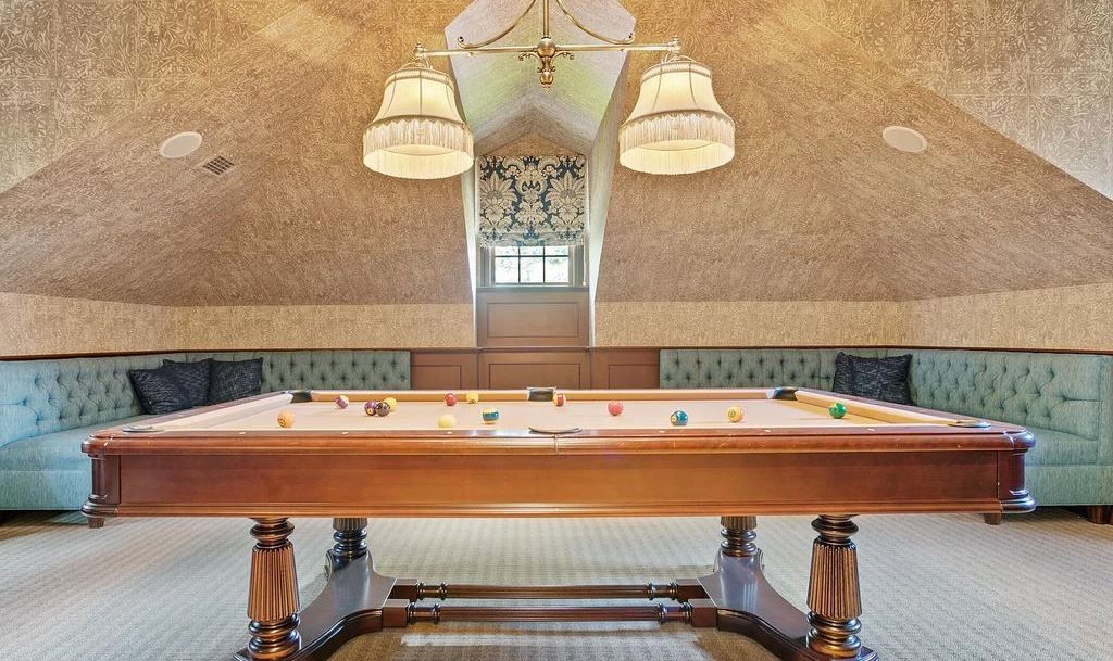 6222&6232 San Jose Boulevard W, Jacksonville, Florida, is the most gorgeous 3 story all brick riverfront estate home. It is rare to find a home on market with more than 3 acres situated on a high bluff lot spanning 190' of St Johns River frontage.