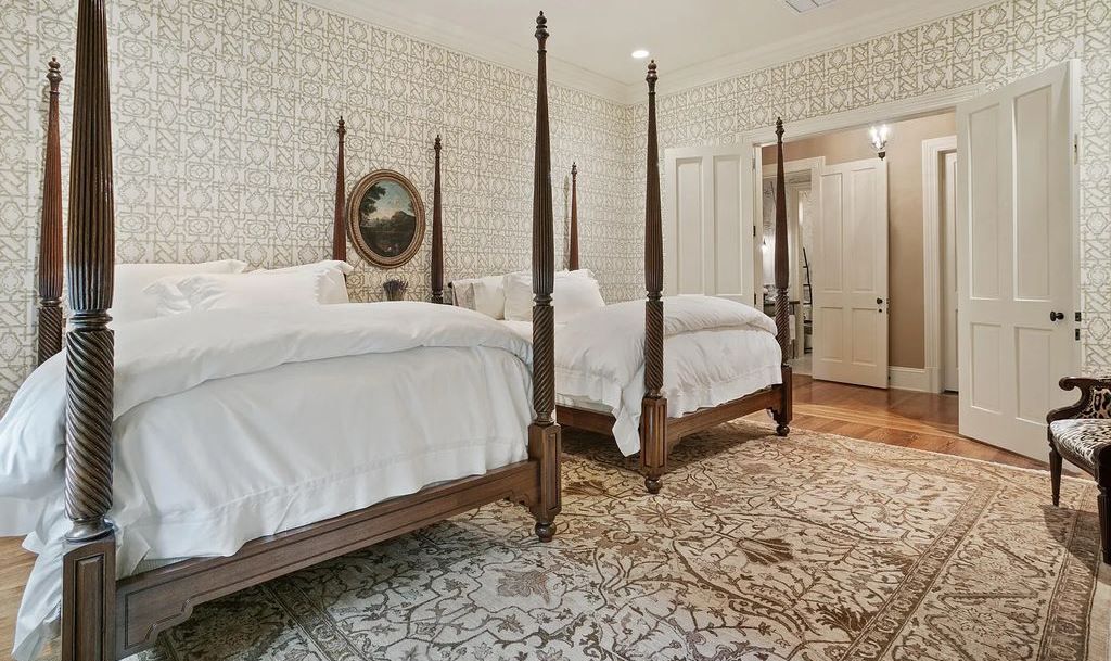 6222&6232 San Jose Boulevard W, Jacksonville, Florida, is the most gorgeous 3 story all brick riverfront estate home. It is rare to find a home on market with more than 3 acres situated on a high bluff lot spanning 190' of St Johns River frontage.
