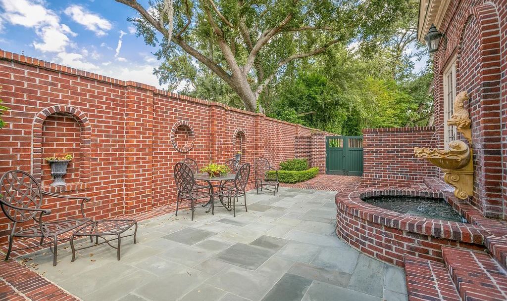 6222&6232 San Jose Boulevard W, Jacksonville, Florida, is the most gorgeous 3 story all brick riverfront estate home. It is rare to find a home on market with more than 3 acres situated on a high bluff lot spanning 190' of St Johns River frontage.